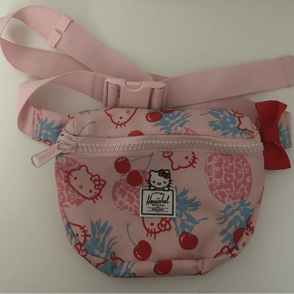 HELLO KITTY X Herschel Supply Company Pink Fanny pack